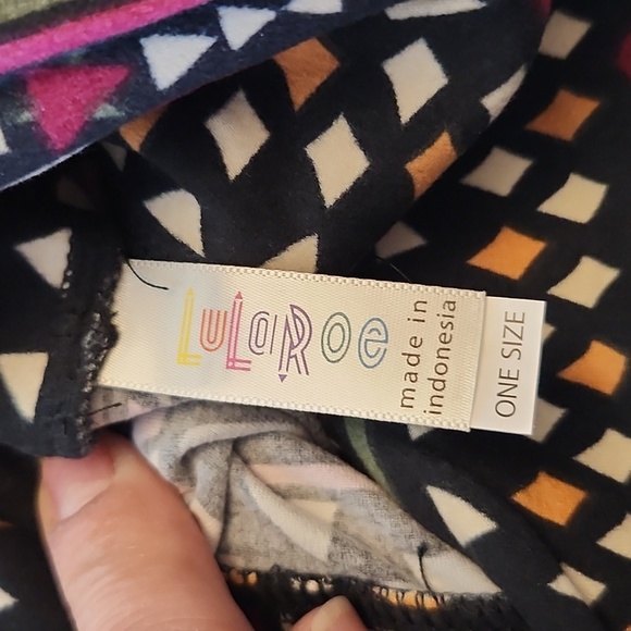 LULAROE LLR OS Patterned Buttery Soft Legging One Size - Picture 2 of 2